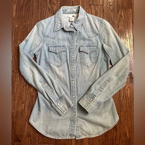 Levi’s Icons Reinvented Western Denim shirt in light wash blue Women size XS